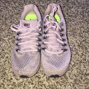 nike zoom womens tennis shoe